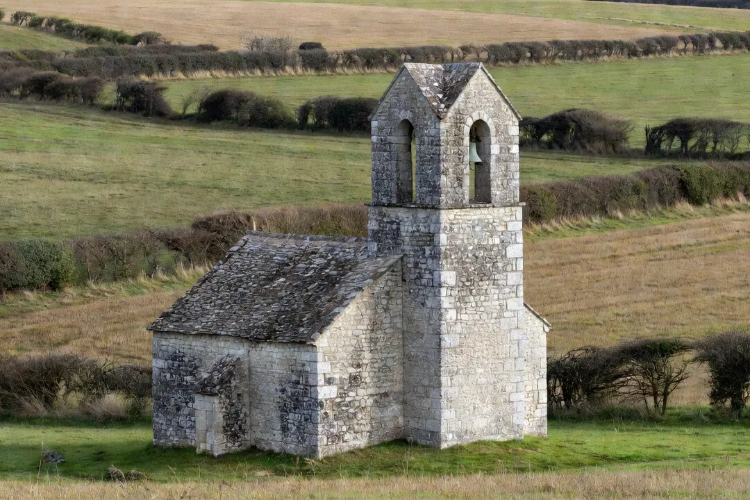 Église rurale du Pays de Bray oisien, symbole du territoire paroissial