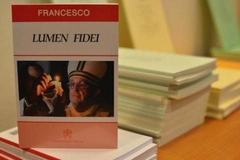 couverture lettre encyclique lumen fidei